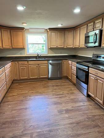 5 Acres of Land with Home for Lease in Jasper, Texas