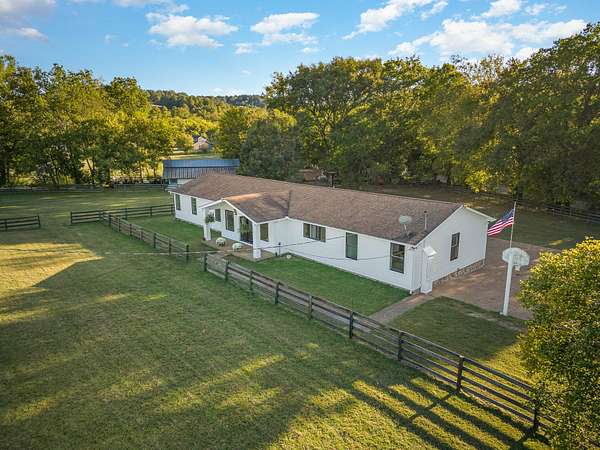 4.5 Acres of Land with Home for Sale in Franklin, Tennessee