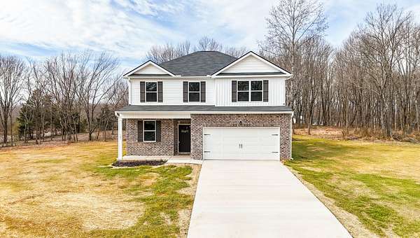 1.5 Acres of Land with Home for Sale in Dickson, Tennessee