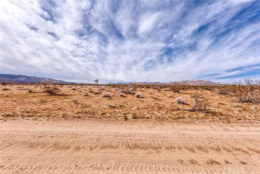 1.25 Acres of Land for Sale in Joshua Tree, California
