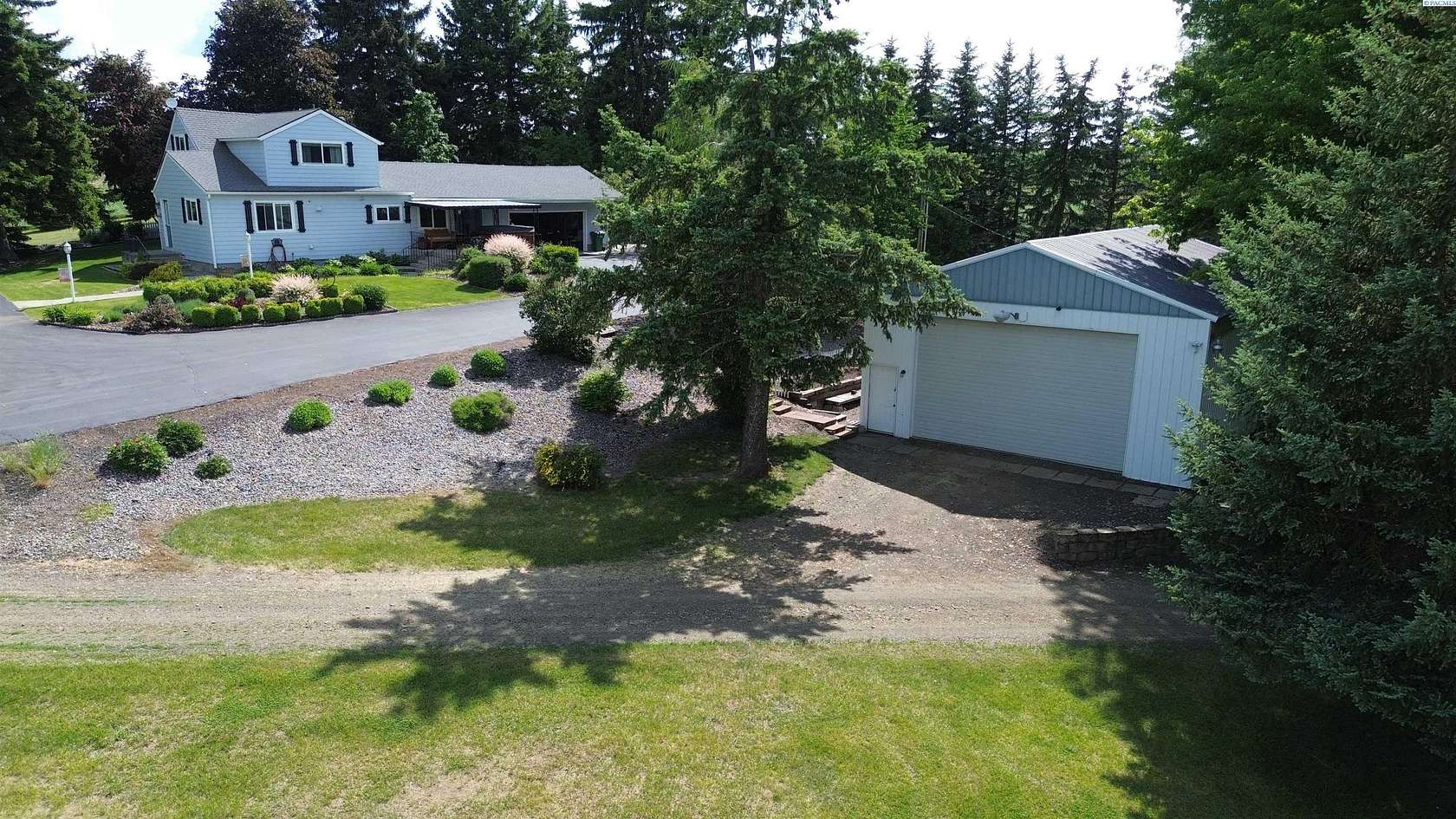 7 Acres of Land with Home for Sale in Tekoa, Washington