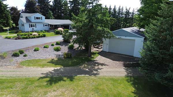 7 Acres of Land with Home for Sale in Tekoa, Washington