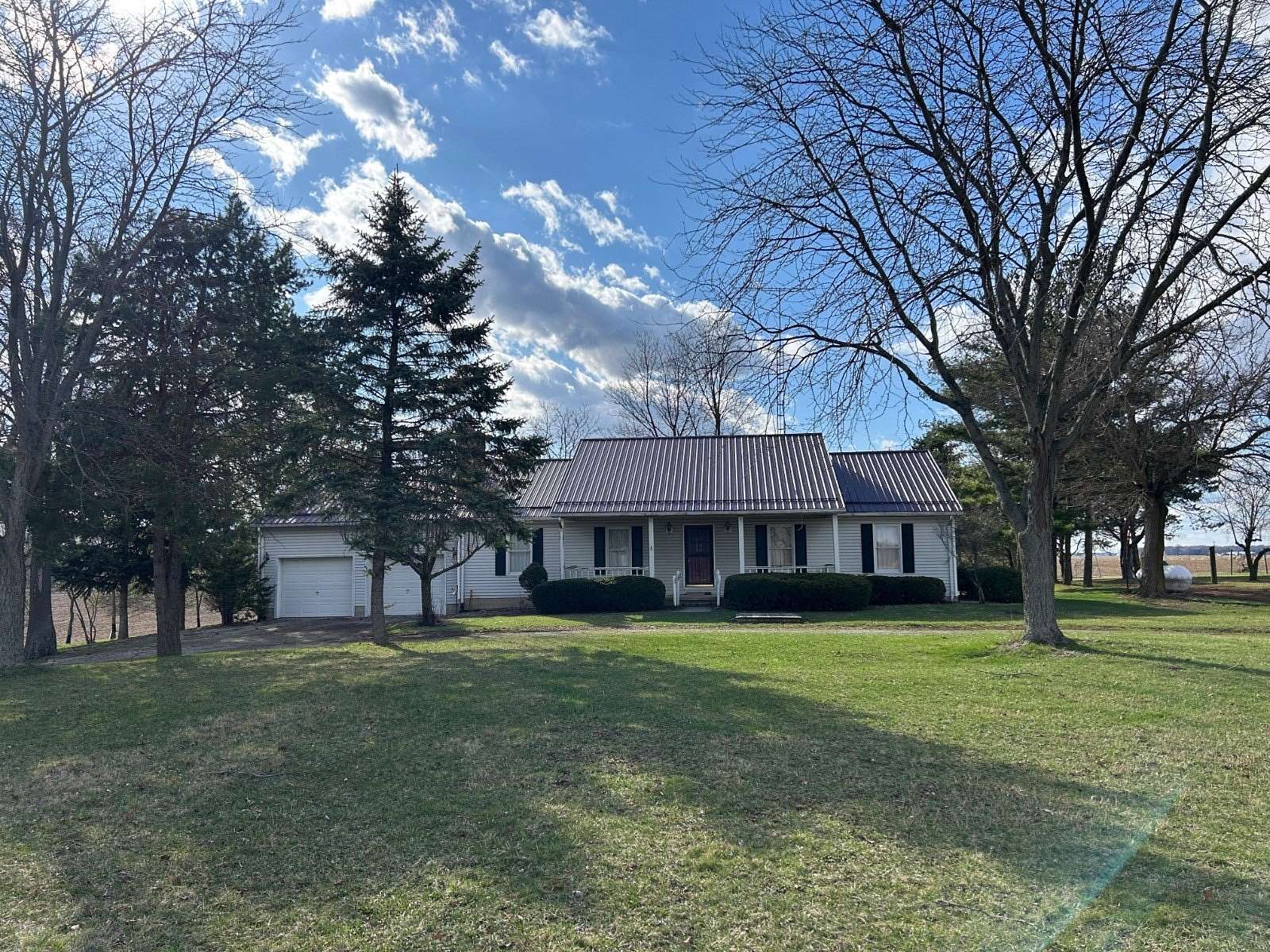 40 Acres of Land with Home for Sale in La Rue, Ohio