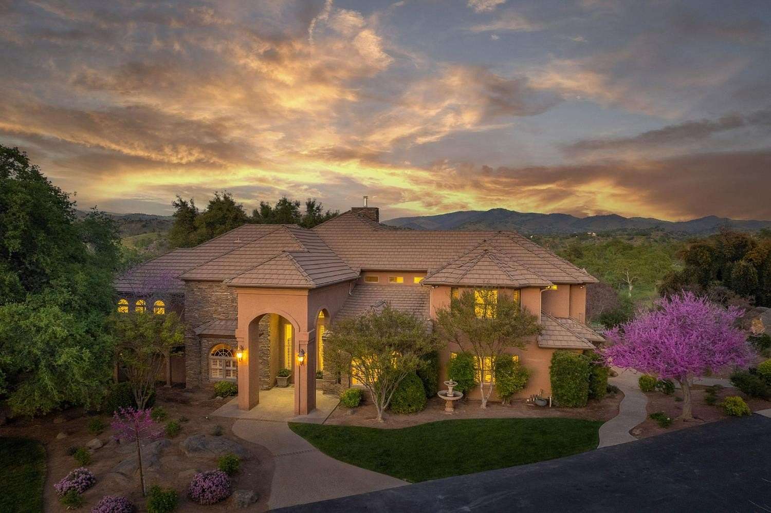 20 Acres of Agricultural Land with Home for Sale in Clovis, California