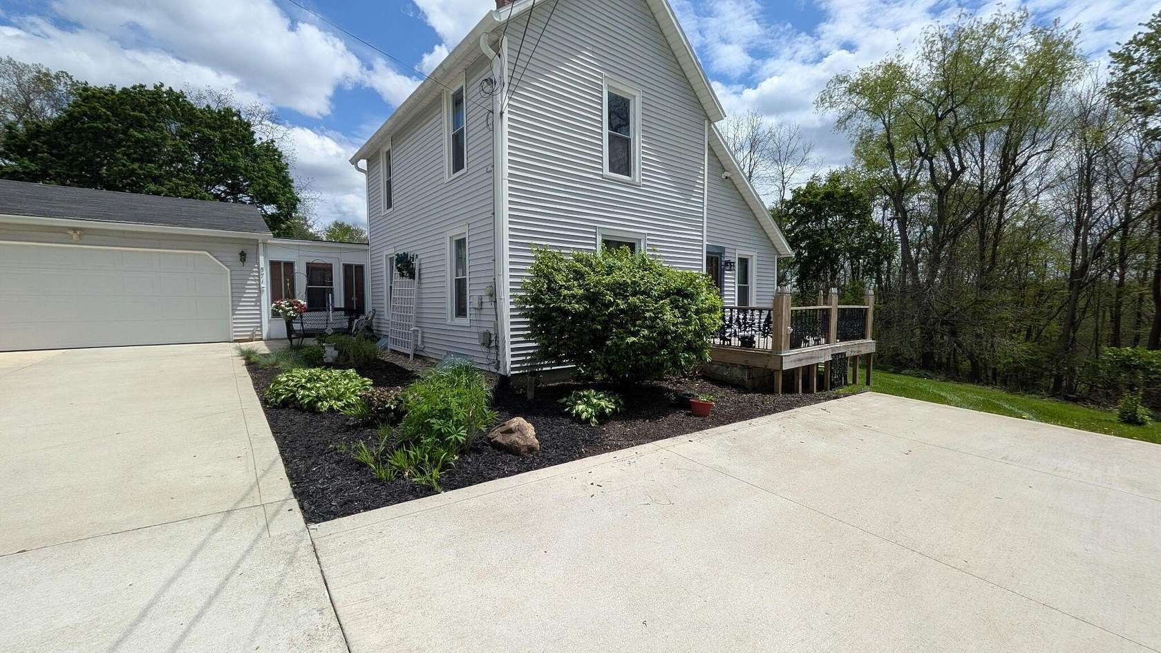 4.74 Acres of Land with Home for Sale in Mansfield, Ohio