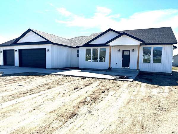 2 Acres of Land with Home for Sale in Spring Creek, Nevada