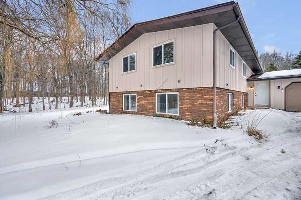 1.6 Acres of Land with Home for Lease in Valparaiso, Indiana