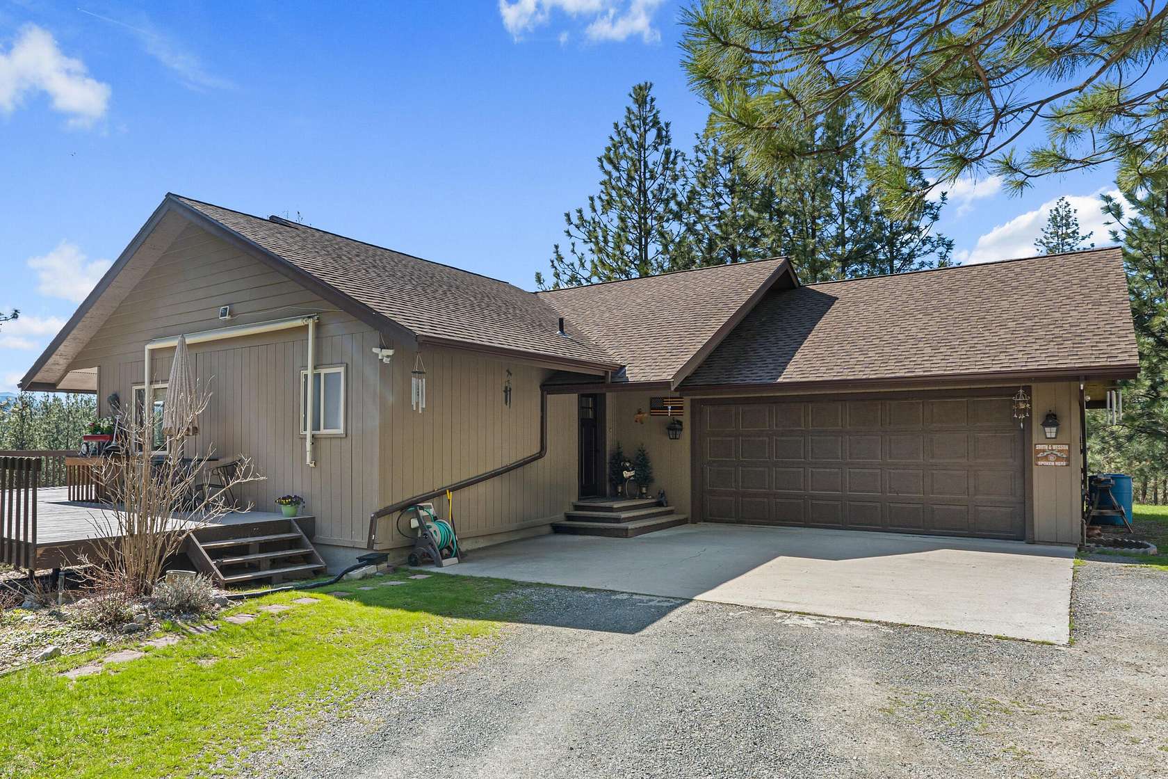 5 Acres of Land with Home for Sale in Colville, Washington