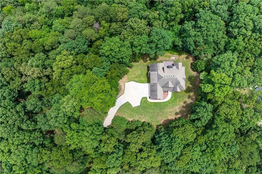 6.6 Acres of Land with Home for Sale in Chattahoochee Hills, Georgia