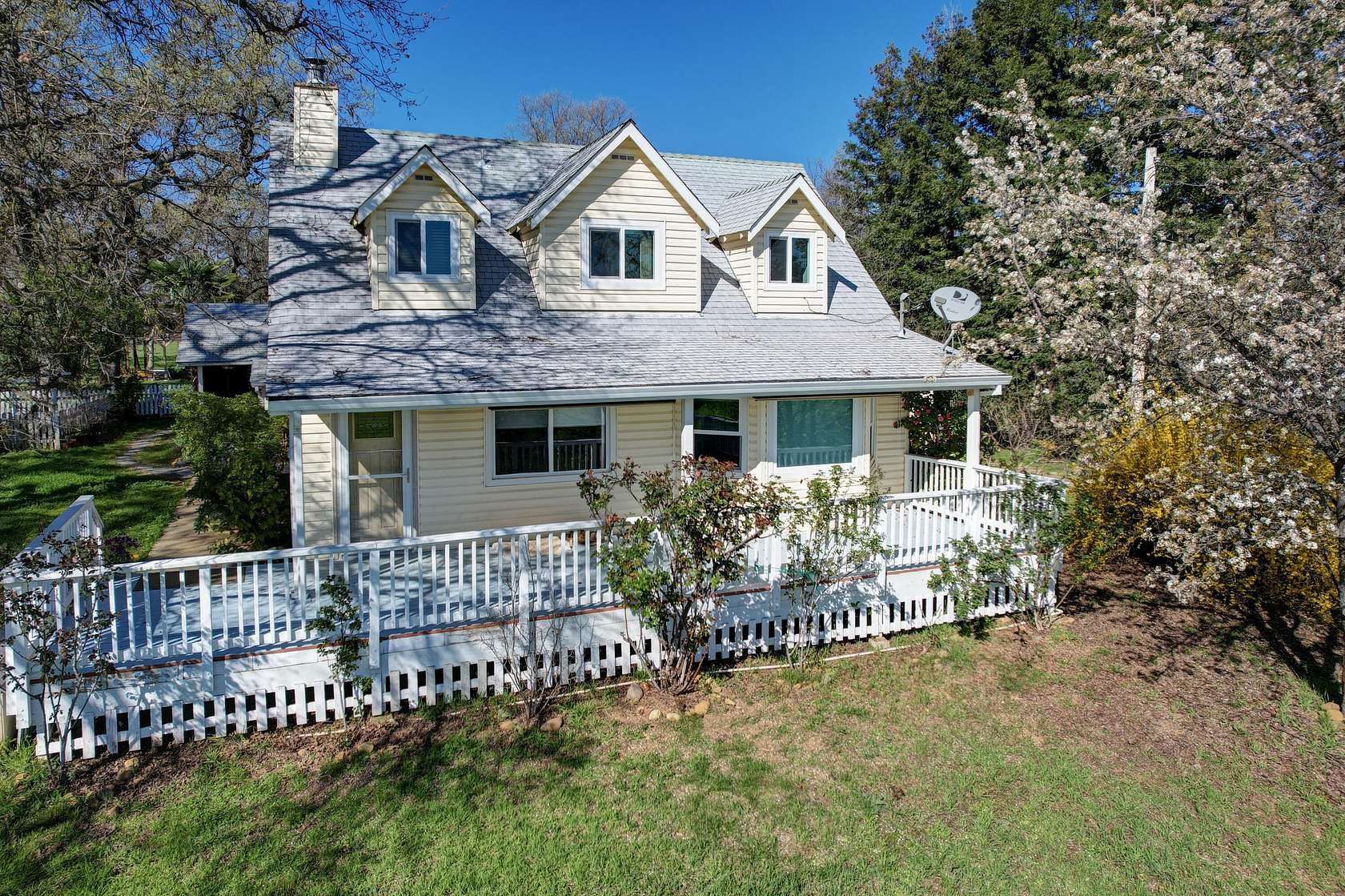 6.34 Acres of Land with Home for Sale in Palo Cedro, California