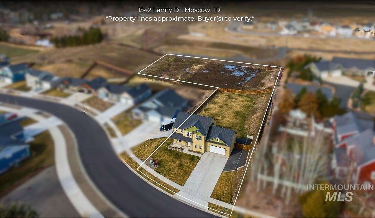 1.5 Acres of Land with Home for Sale in Moscow, Idaho