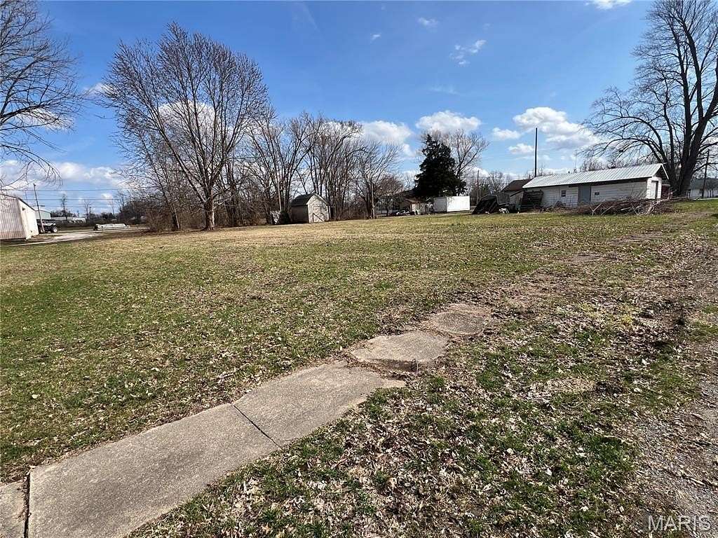 0.28 Acres of Residential Land for Sale in Carlinville, Illinois