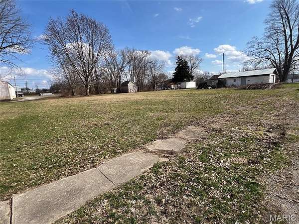 0.28 Acres of Residential Land for Sale in Carlinville, Illinois