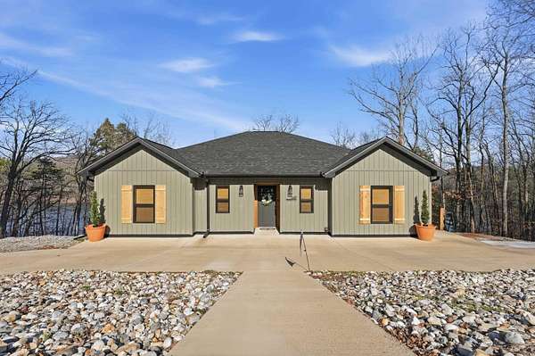 1.6 Acres of Land with Home for Sale in Edgemont, Arkansas