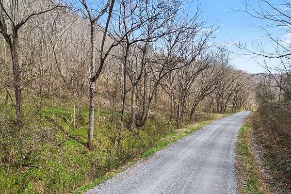 4.67 Acres of Residential Land for Sale in Smithville, Tennessee