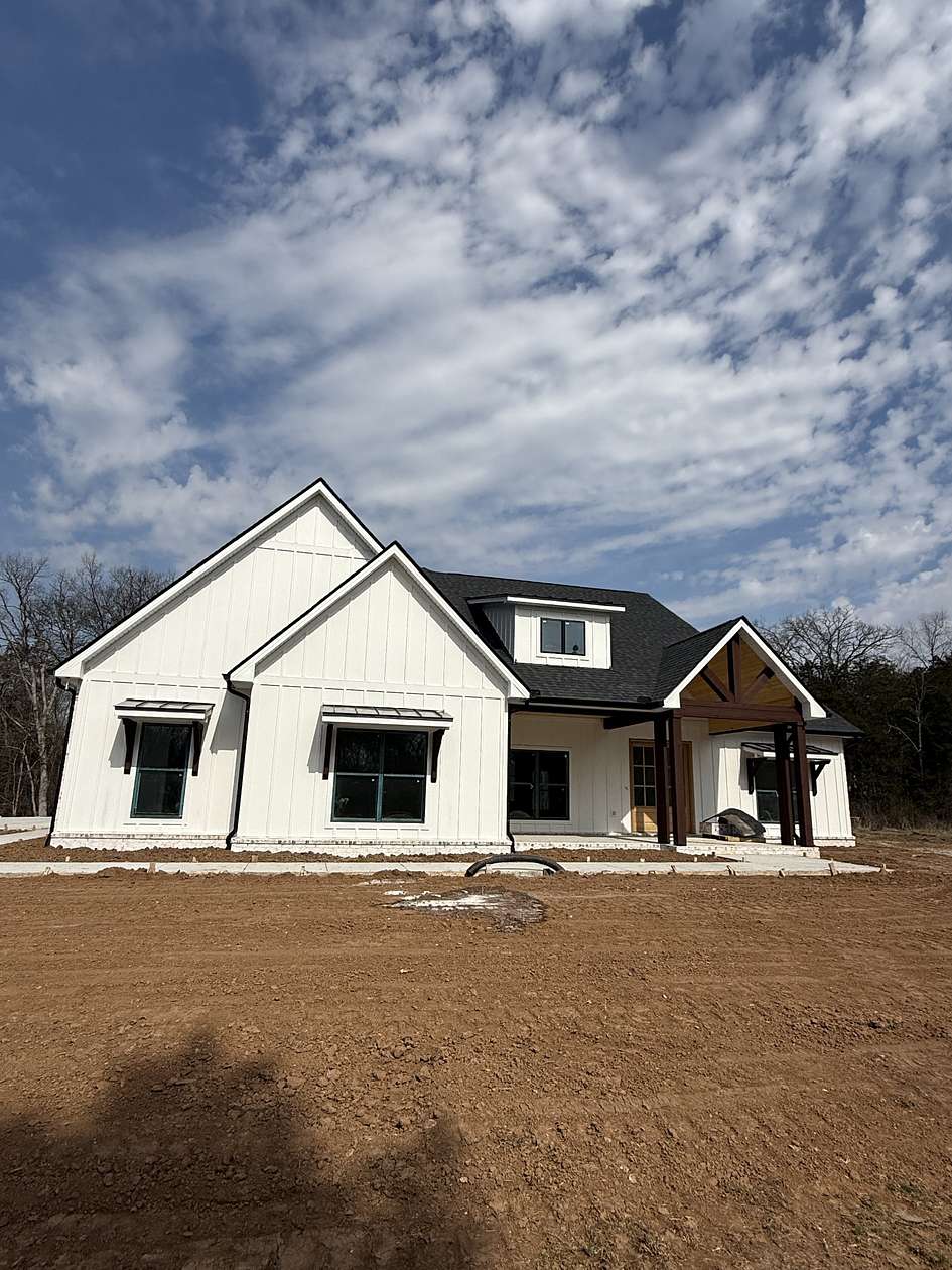 5 Acres of Land with Home for Sale in Eagleville, Tennessee