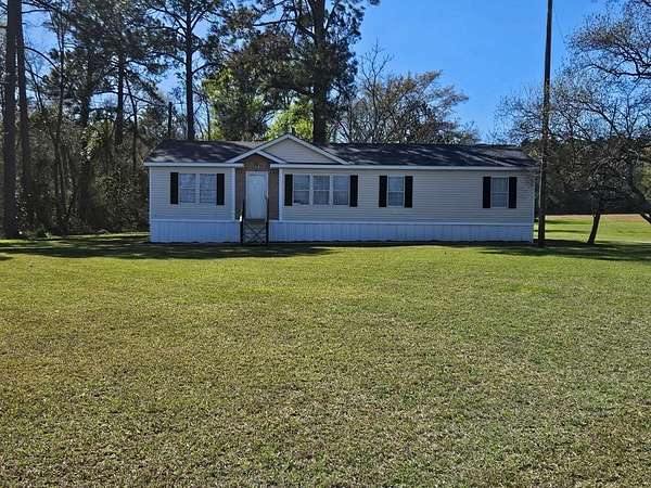 5 Acres of Land with Home for Sale in Fitzgerald, Georgia