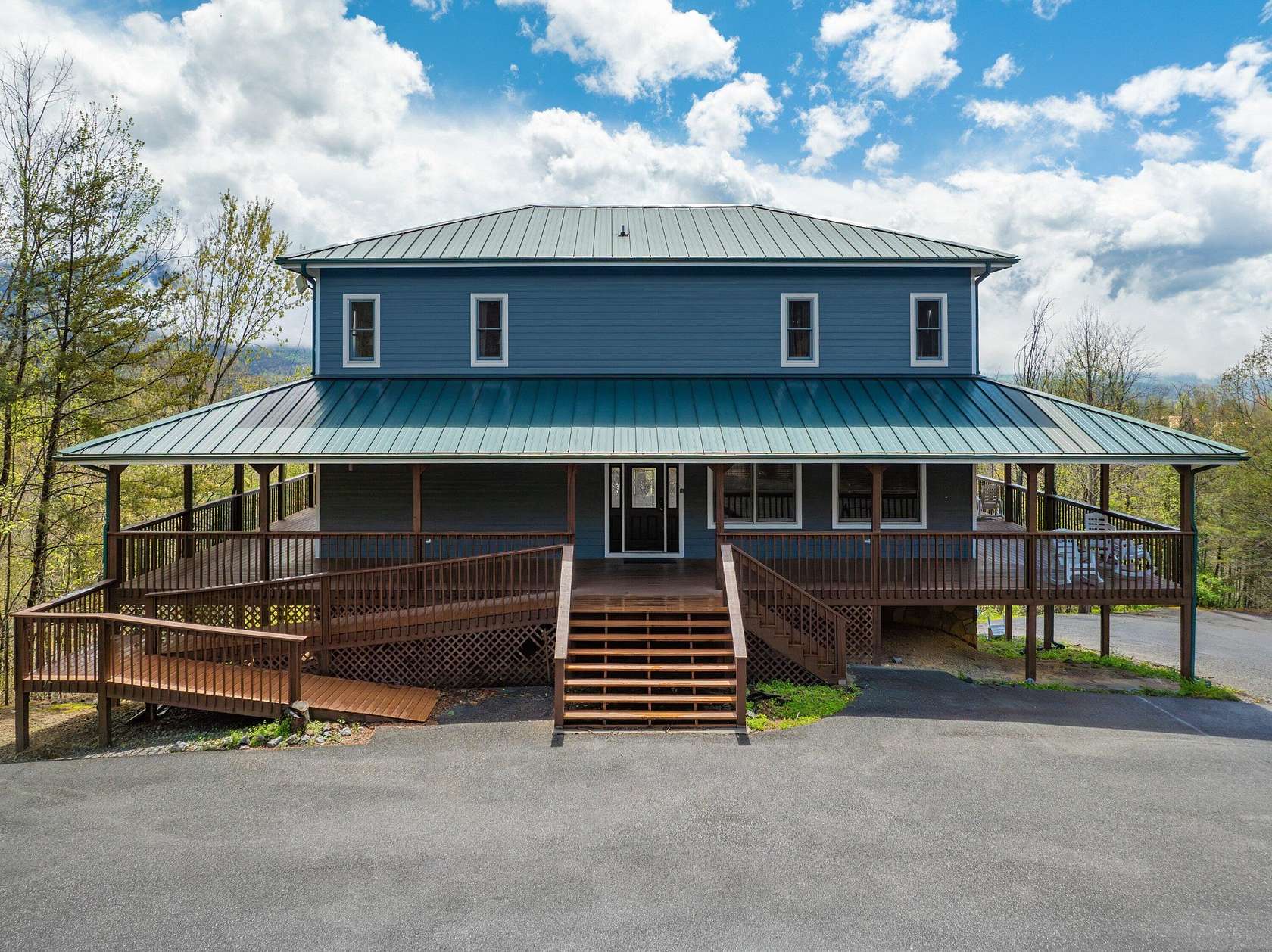 5 Acres of Land with Home for Sale in Gatlinburg, Tennessee