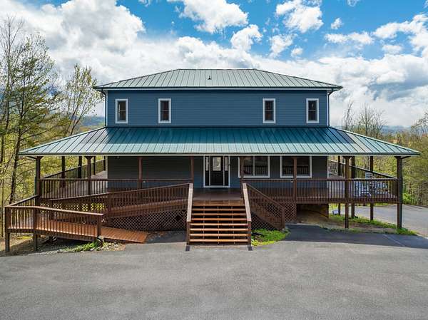 5 Acres of Land with Home for Sale in Gatlinburg, Tennessee