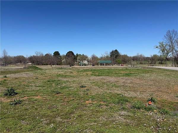 1.32 Acres of Residential Land for Sale in Lavaca, Arkansas