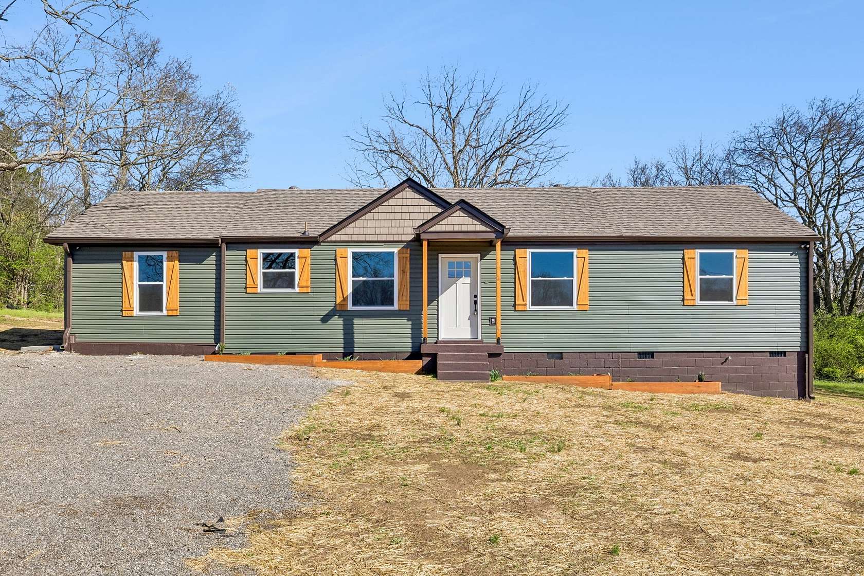 1.5 Acres of Land with Home for Sale in Madison, Tennessee