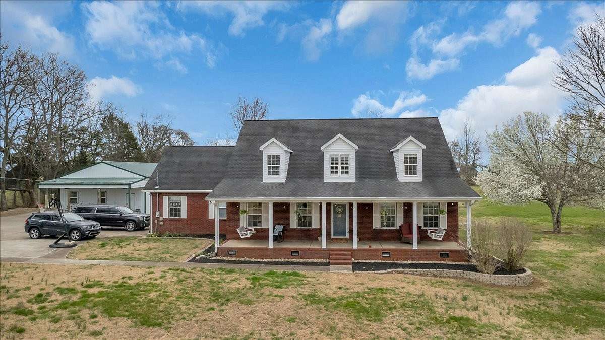 10 Acres of Land with Home for Sale in Bell Buckle, Tennessee