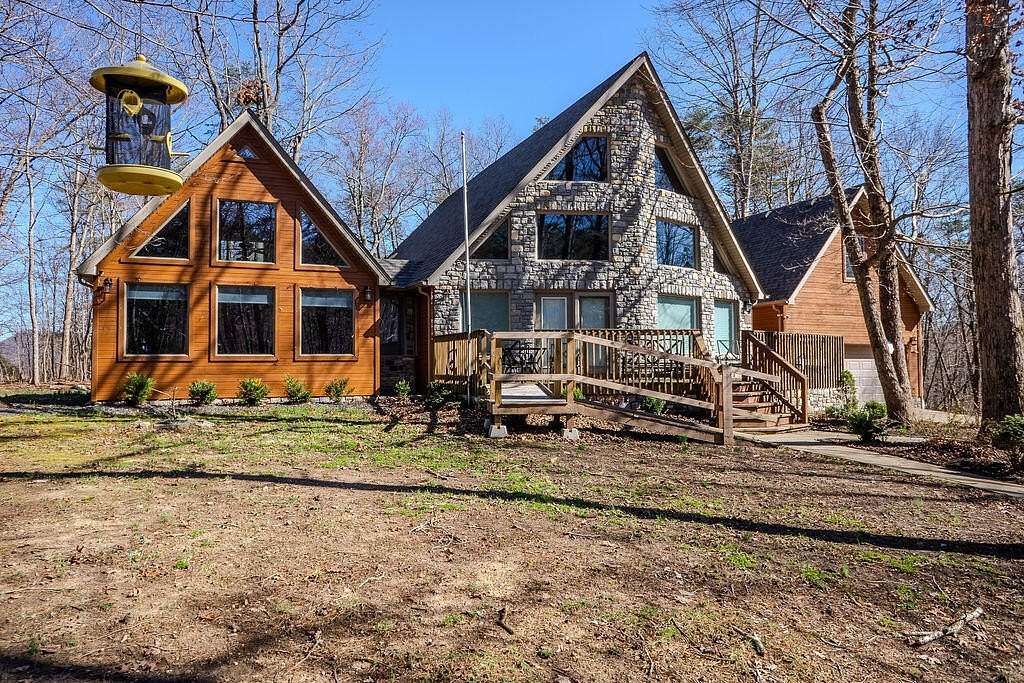4.37 Acres of Land with Home for Sale in Berea, Kentucky