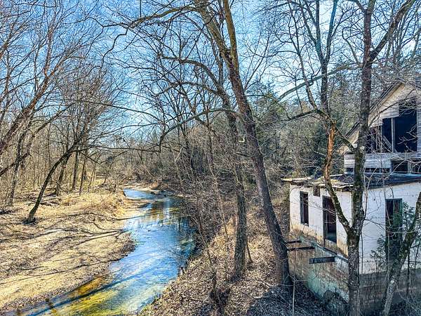 3.29 Acres of Land for Sale in Evening Shade, Arkansas