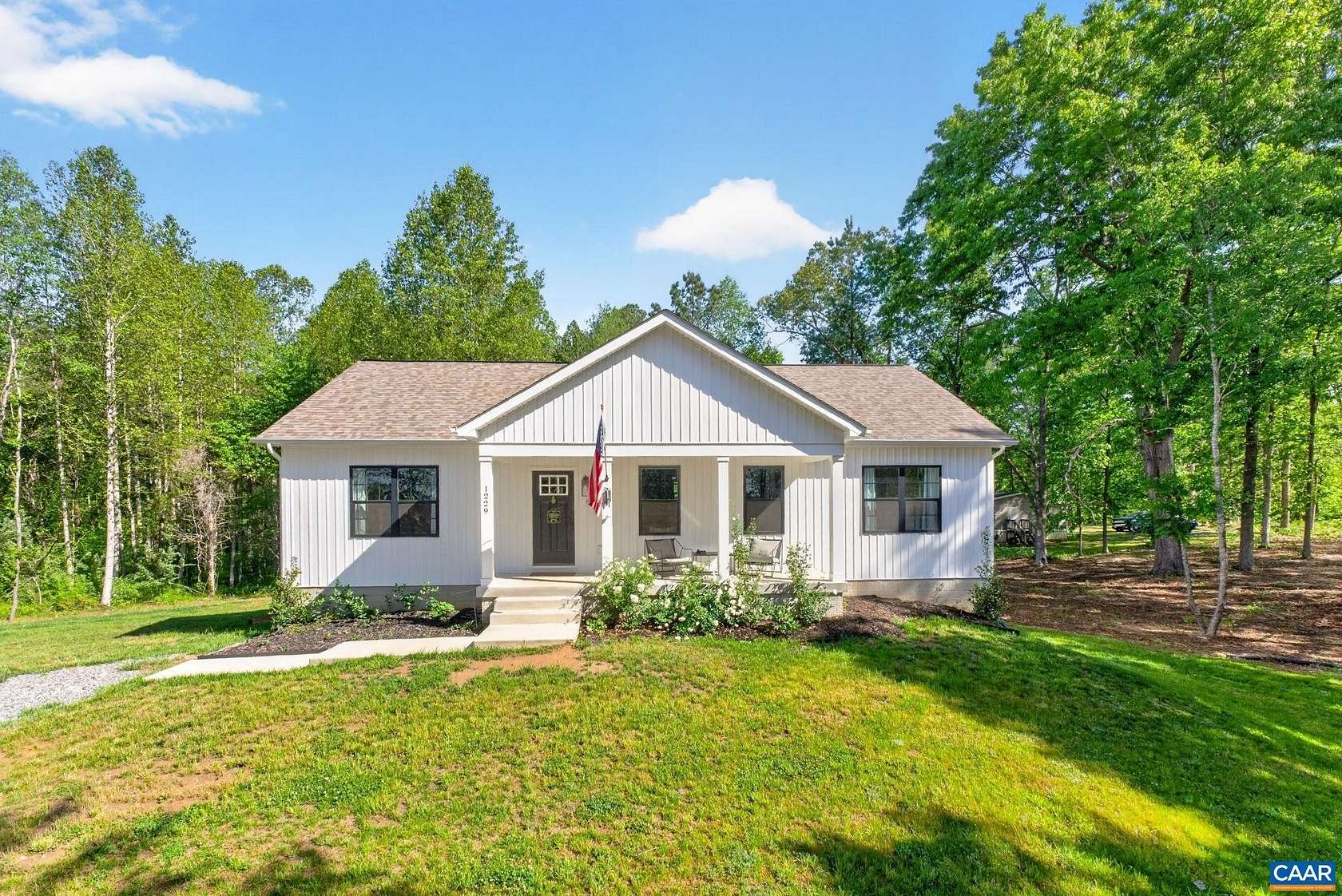 1.5 Acres of Land with Home for Sale in Louisa, Virginia