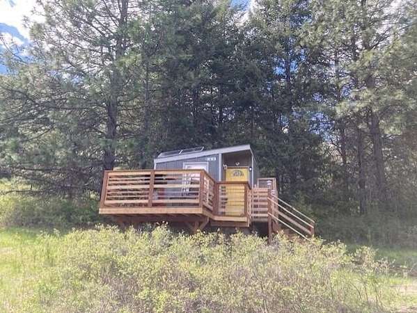 11.4 Acres of Recreational Land with Home for Sale in Kettle Falls, Washington