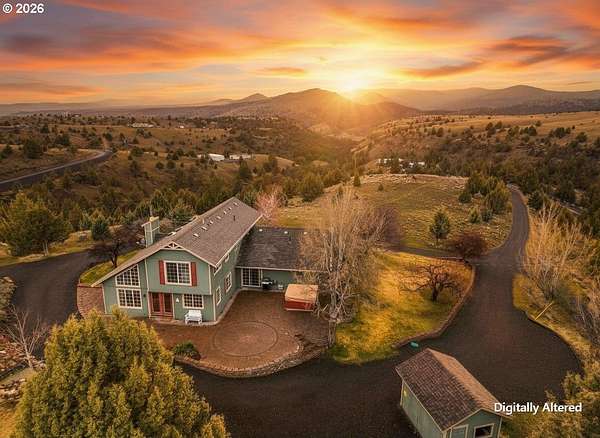 15.4 Acres of Land with Home for Sale in Mount Vernon, Oregon