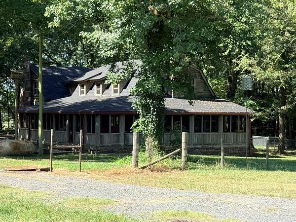 29 Acres of Recreational Land with Home for Sale in Wickes, Arkansas