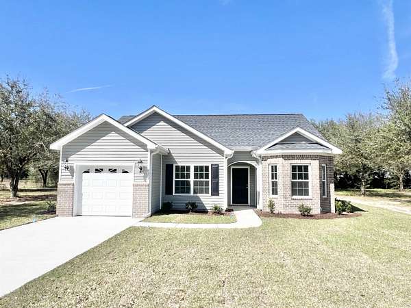 52 Acres of Land with Home for Sale in Marion, South Carolina