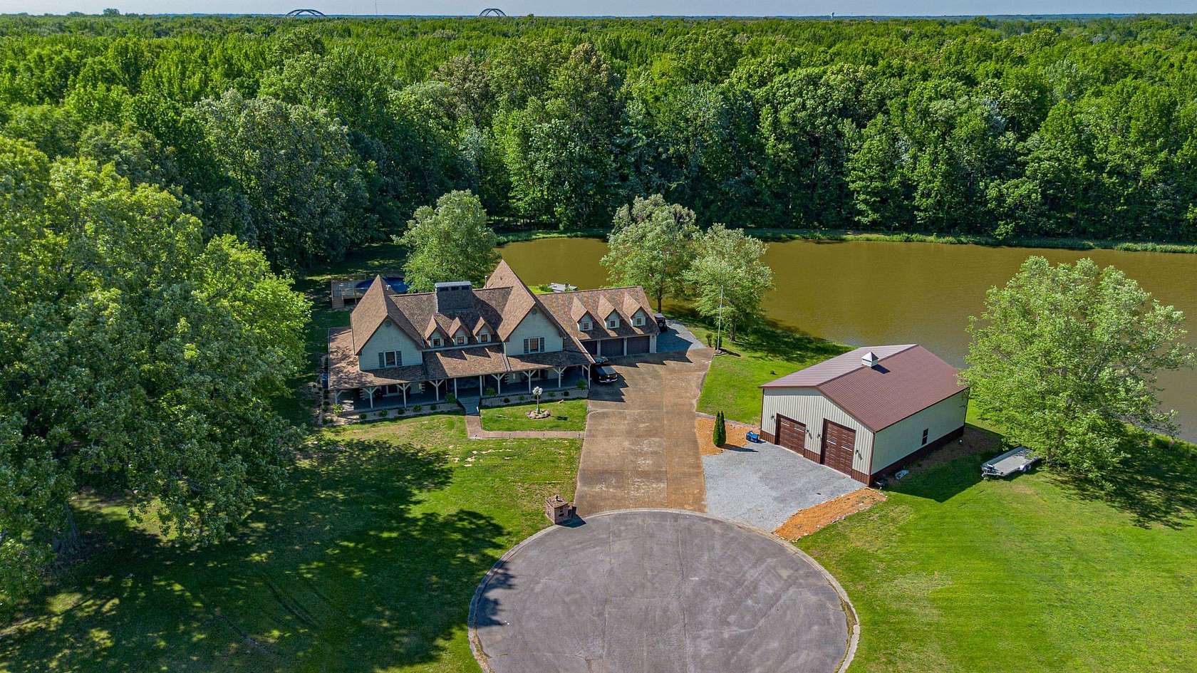 3 Acres of Land with Home for Sale in Metropolis, Illinois