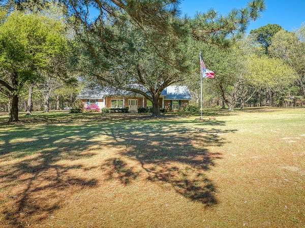 37 Acres of Agricultural Land with Home for Sale in Palestine, Texas