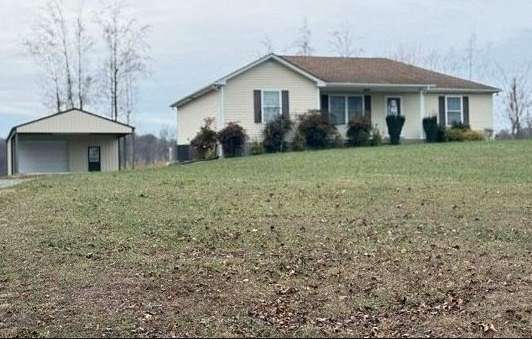 10.3 Acres of Land with Home for Sale in Lafayette, Tennessee