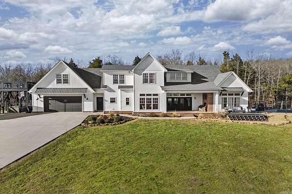 8 Acres of Land with Home for Sale in El Paso, Arkansas