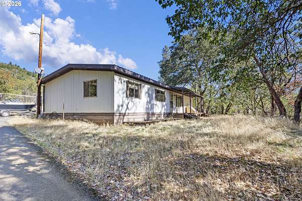 95.3 Acres of Recreational Land with Home for Sale in Grants Pass, Oregon