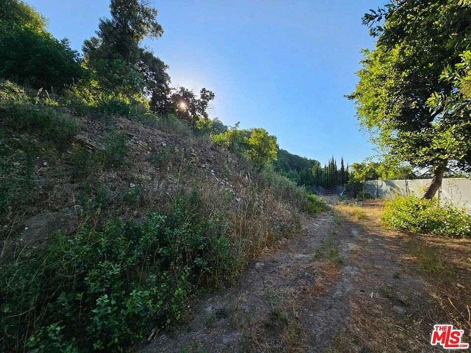 0.17 Acres of Land for Sale in Sherman Oaks, California