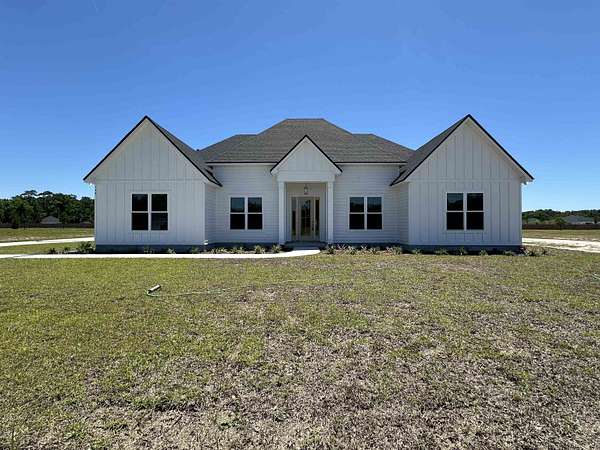 2 Acres of Land with Home for Sale in Crawfordville, Florida