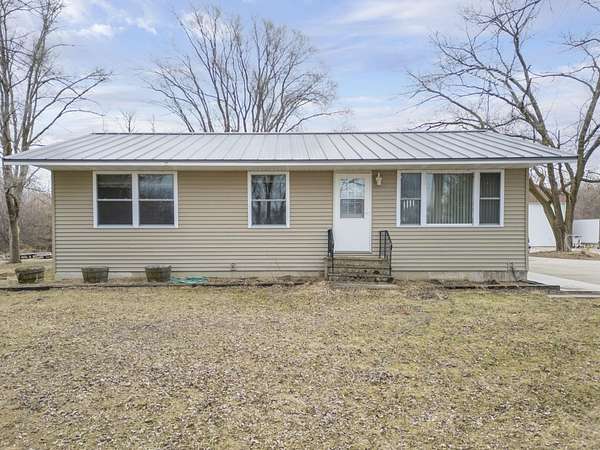 3 Acres of Land with Home for Sale in Cedar Falls, Iowa