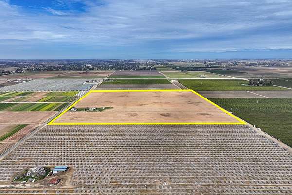 40 Acres of Land for Sale in Sanger, California
