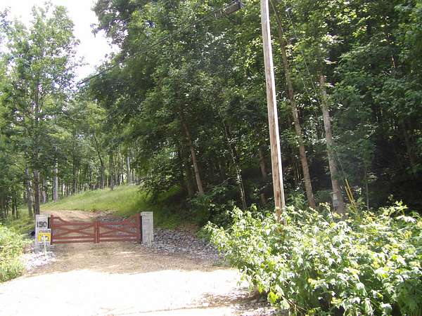 10.8 Acres of Land for Sale in Westmoreland, Tennessee
