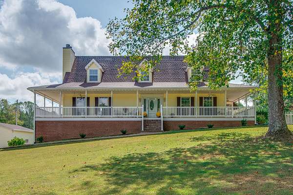 1.86 Acres of Land with Home for Sale in Greenbrier, Tennessee