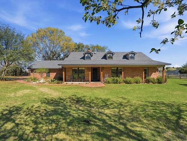 2 Acres of Land with Home for Sale in Waxahachie, Texas