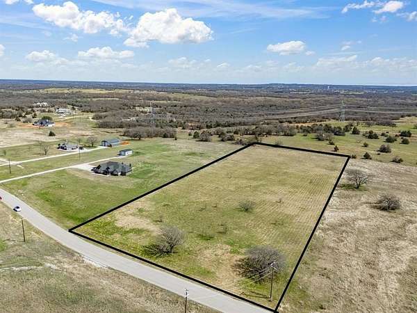 5 Acres of Residential Land for Sale in Alvord, Texas