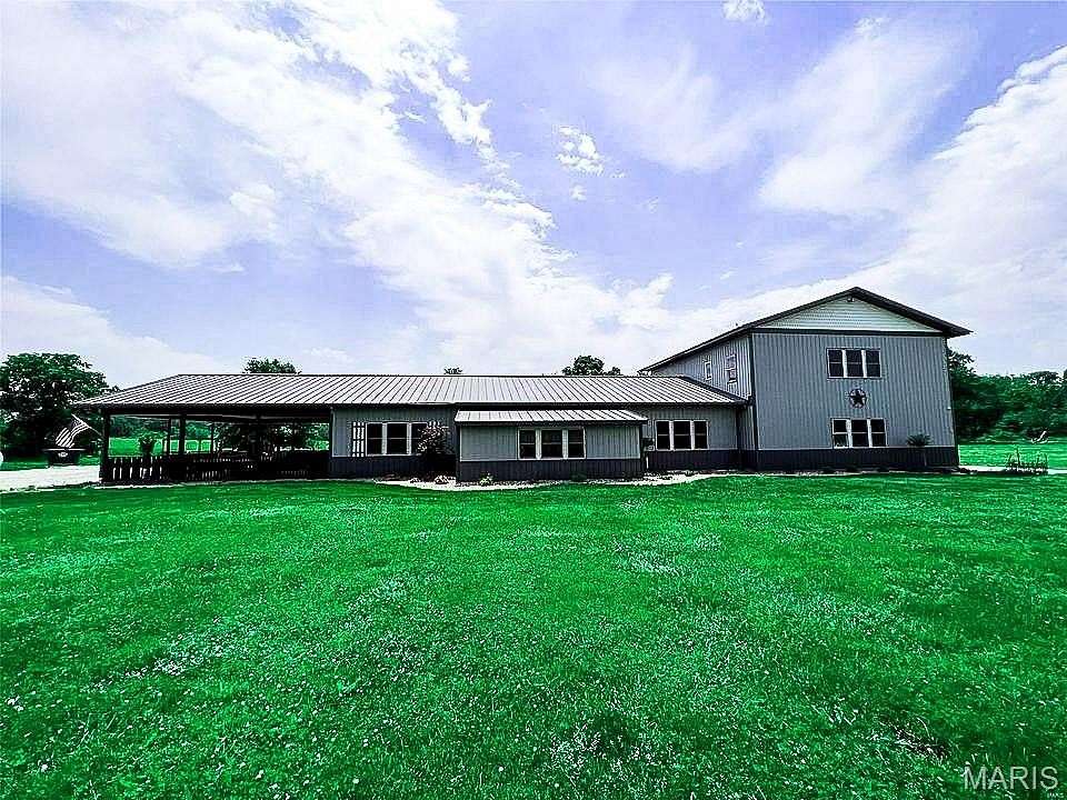 5.2 Acres of Land with Home for Sale in Kinmundy, Illinois