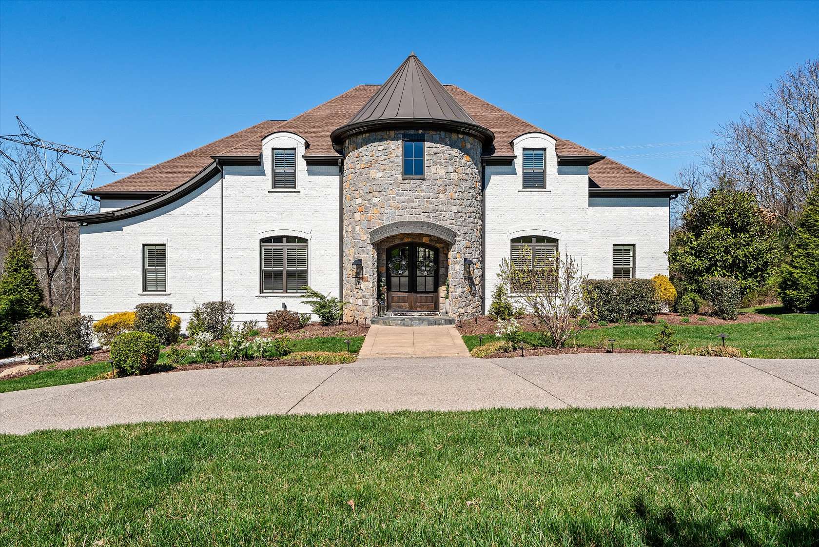2.43 Acres of Land with Home for Sale in Franklin, Tennessee