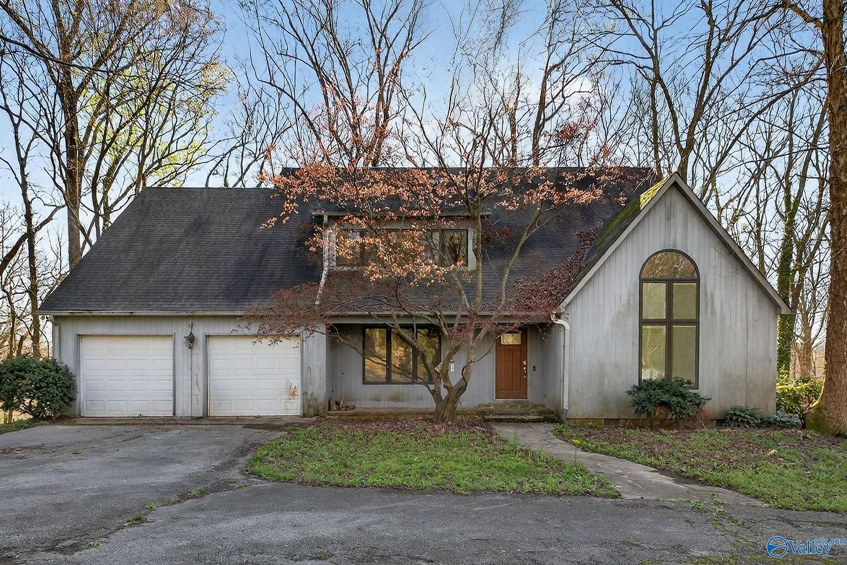 18 Acres of Land with Home for Sale in Hartselle, Alabama