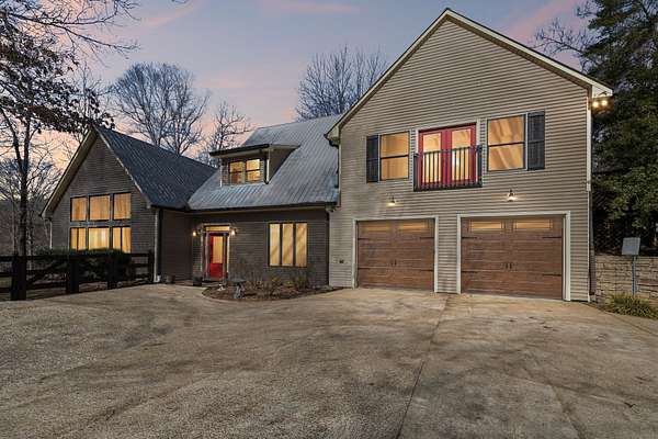 4.28 Acres of Land with Home for Sale in Centerville, Tennessee